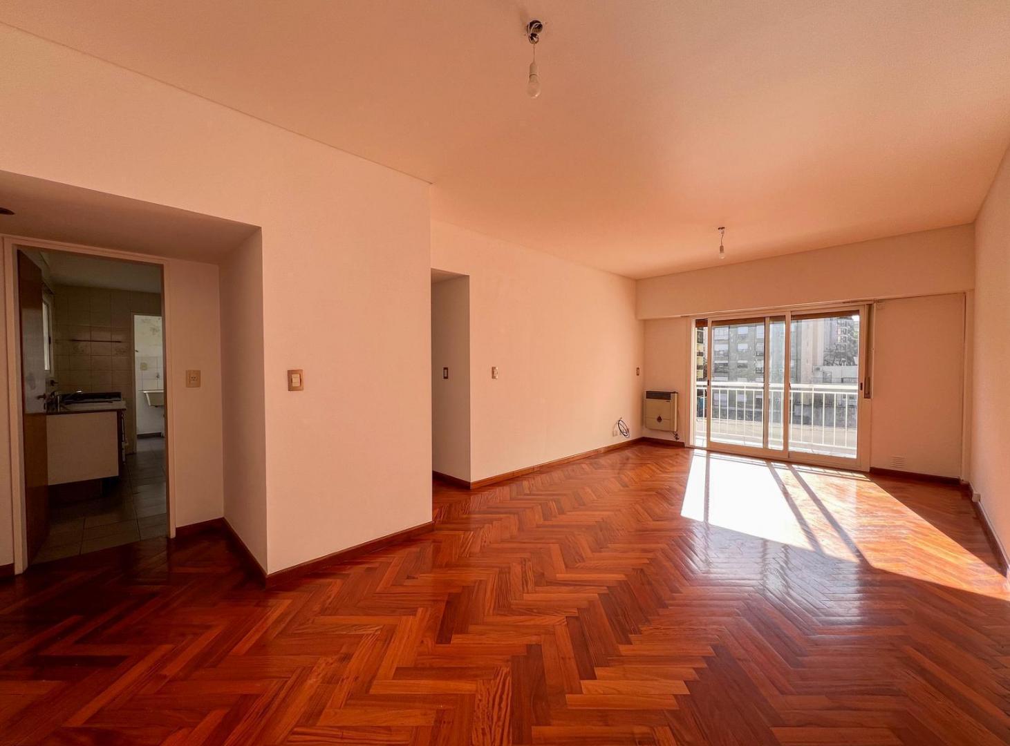 Foto de Departamento de 3 Ambientes con Cochera y Baulera, en Flores, imagen 5