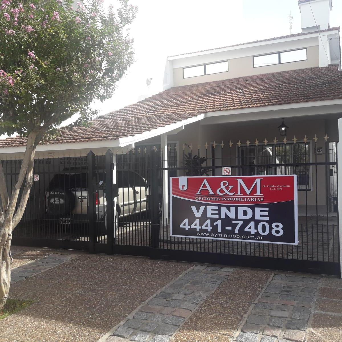Chalet 5 Ambientes en Venta en San Justo Centro