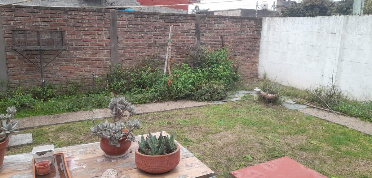 CASA 3 AMB. VENDE. RAFAEL CASTILLO. APTO CREDITO BANCARIO.