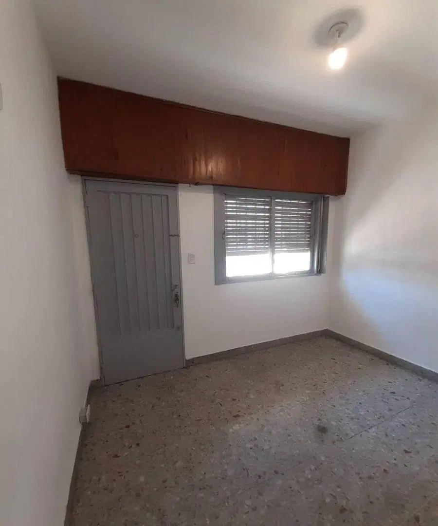 Casa De 3 Ambientes En Alquiler En Villa Luzuriaga 5