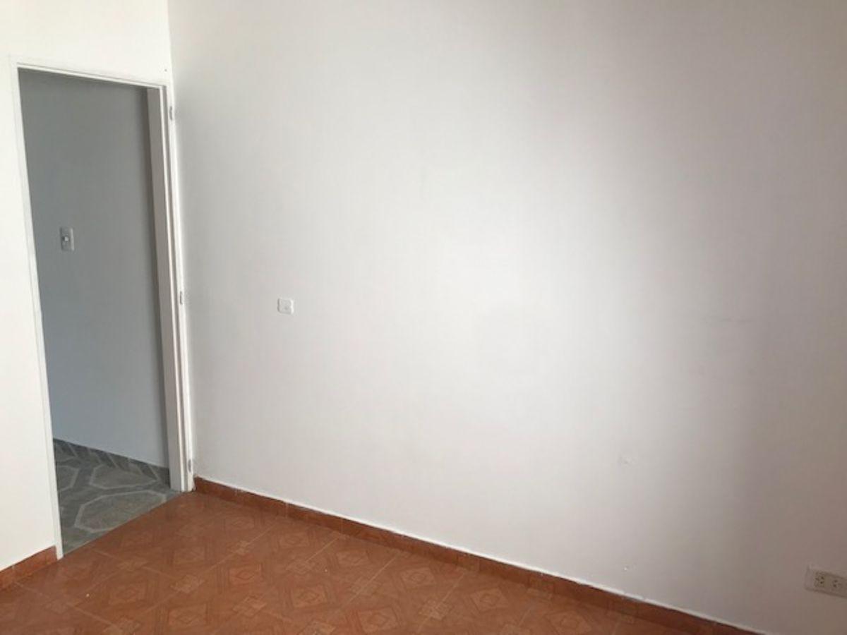Foto de Departamento 2 Ambientes en Alquiler En San Justo, imagen 3