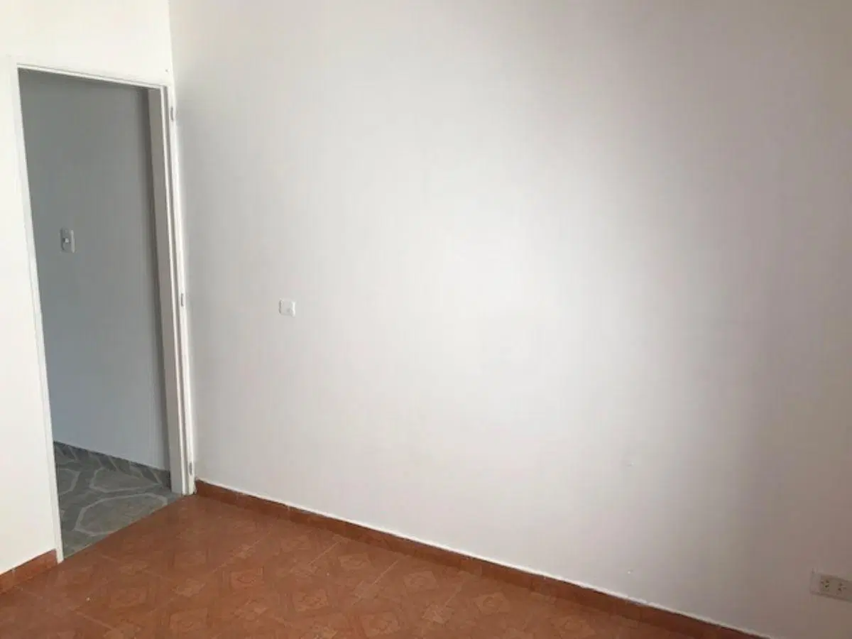 Departamento 2 Ambientes en Alquiler En San Justo 3