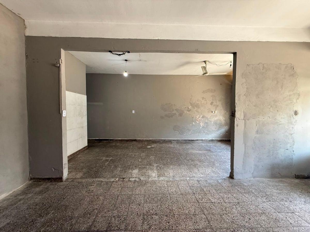 Foto de Local 45m² en Alquiler en La Tablada, imagen 2
