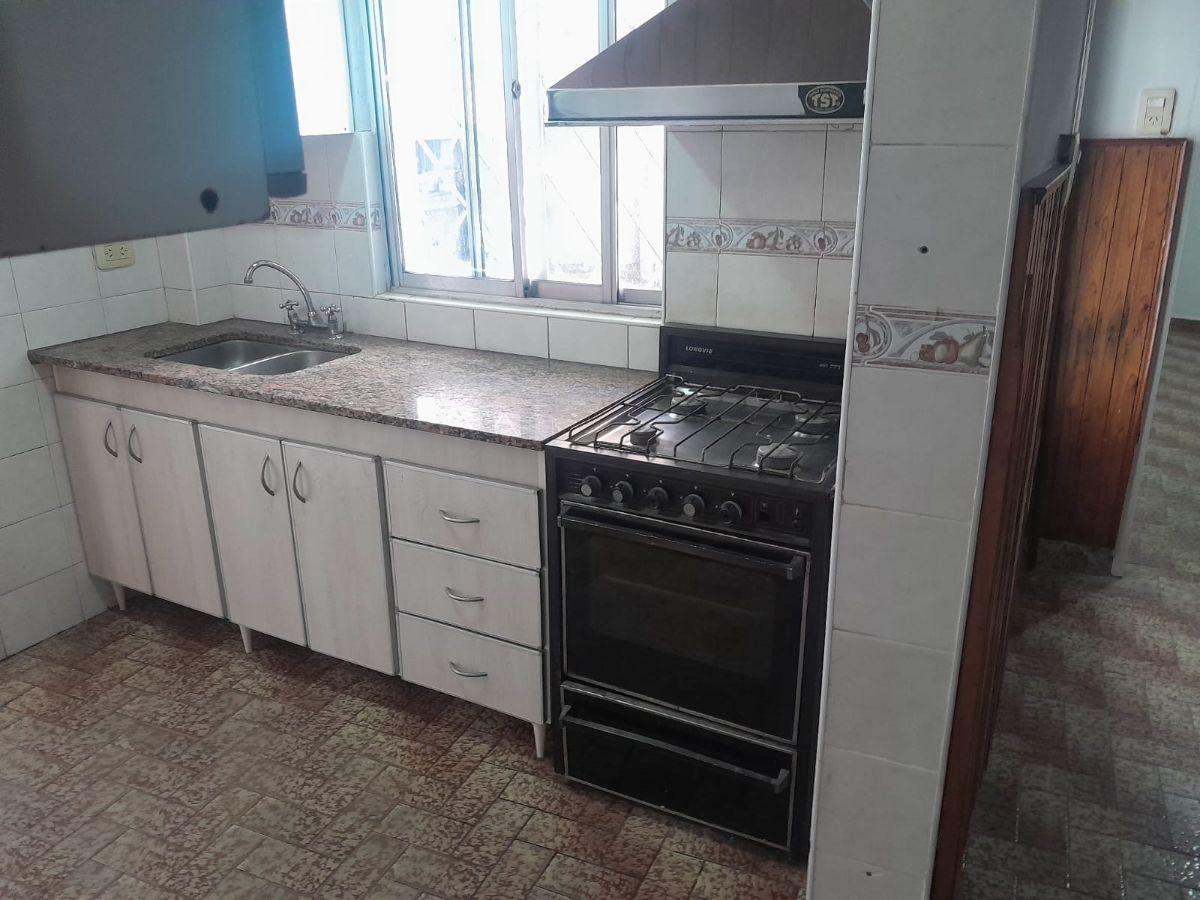 Foto de Casa de 4 Ambientes en Alquiler en Aldo Bonzi, imagen 5