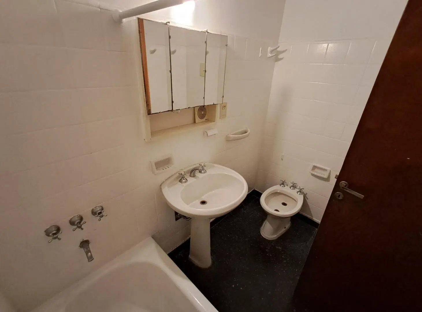 2 ambientes  en alquiler con cocina y lavadero 4