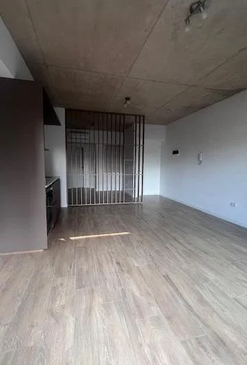Foto de Hermoso y amplio ambiente, divisible con balcón. Apto profesional., imagen 2