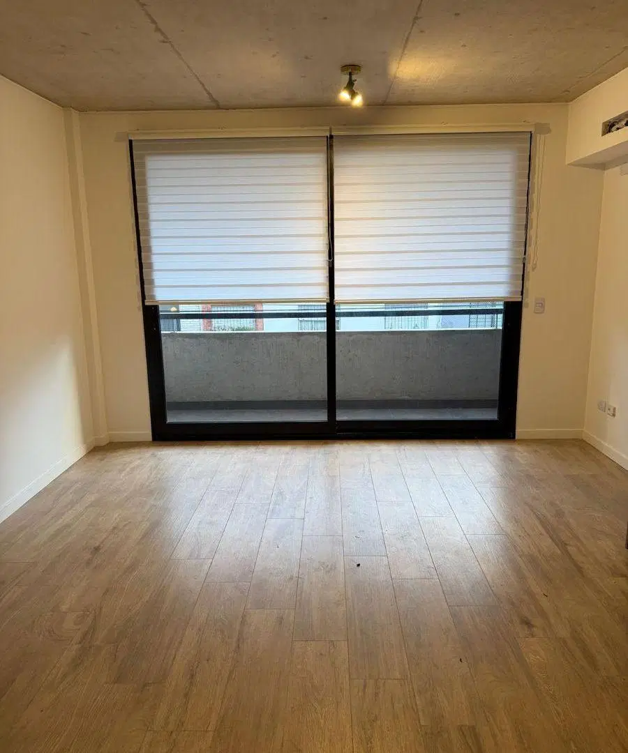 Hermoso y Amplio Ambiente, Divisible con Balcón. Apto Profesional. A ESTRENAR 5