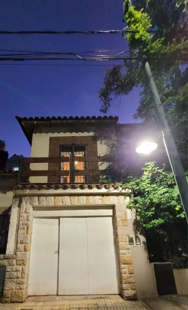 PH EN MUY BUENA UBICACION EN ALQUILER EN PLANTA ALTA, CON ENTRADA POR GARAJE PROPIO, PATIO A ESCALE 3