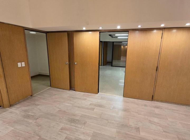 Oficina en Alquiler o Venta en Recoleta / 226 metros / 2 cocheras / Seguridad 24hs. 3