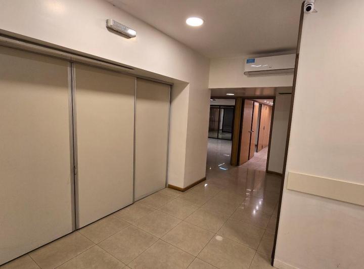 Oficina en Alquiler o Venta en Recoleta / 226 metros / 2 cocheras / Seguridad 24hs. 5