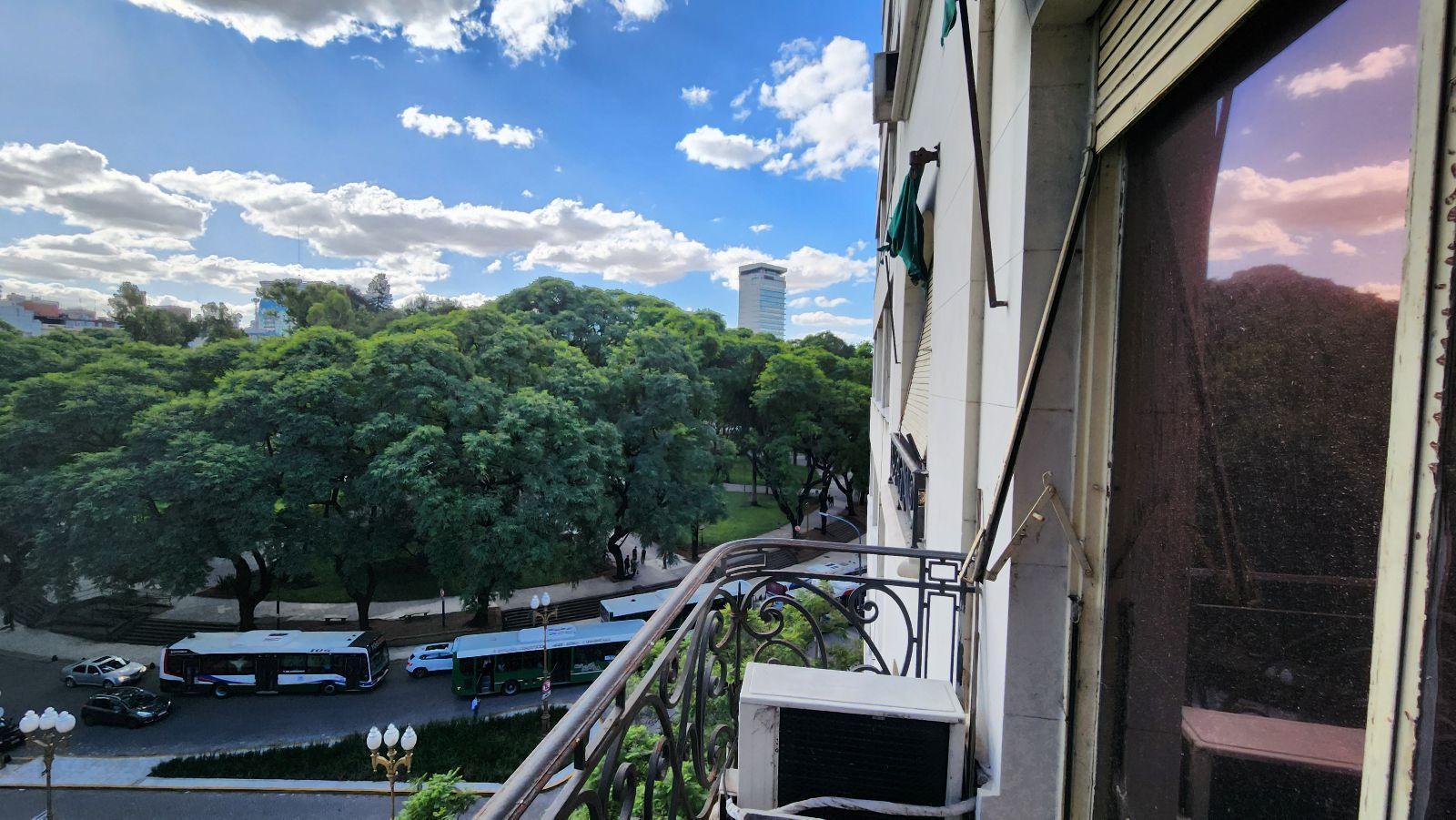 Foto de Oficina en ALQUILER con vista abierta a Plaza San Martin, imagen 1