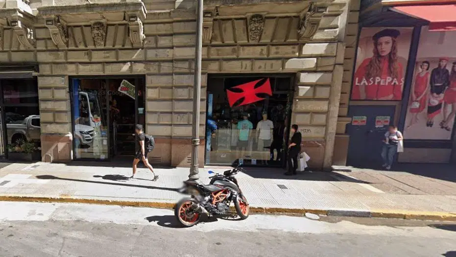 ¡Excelente local pegado a Galerías Pacífico! 1