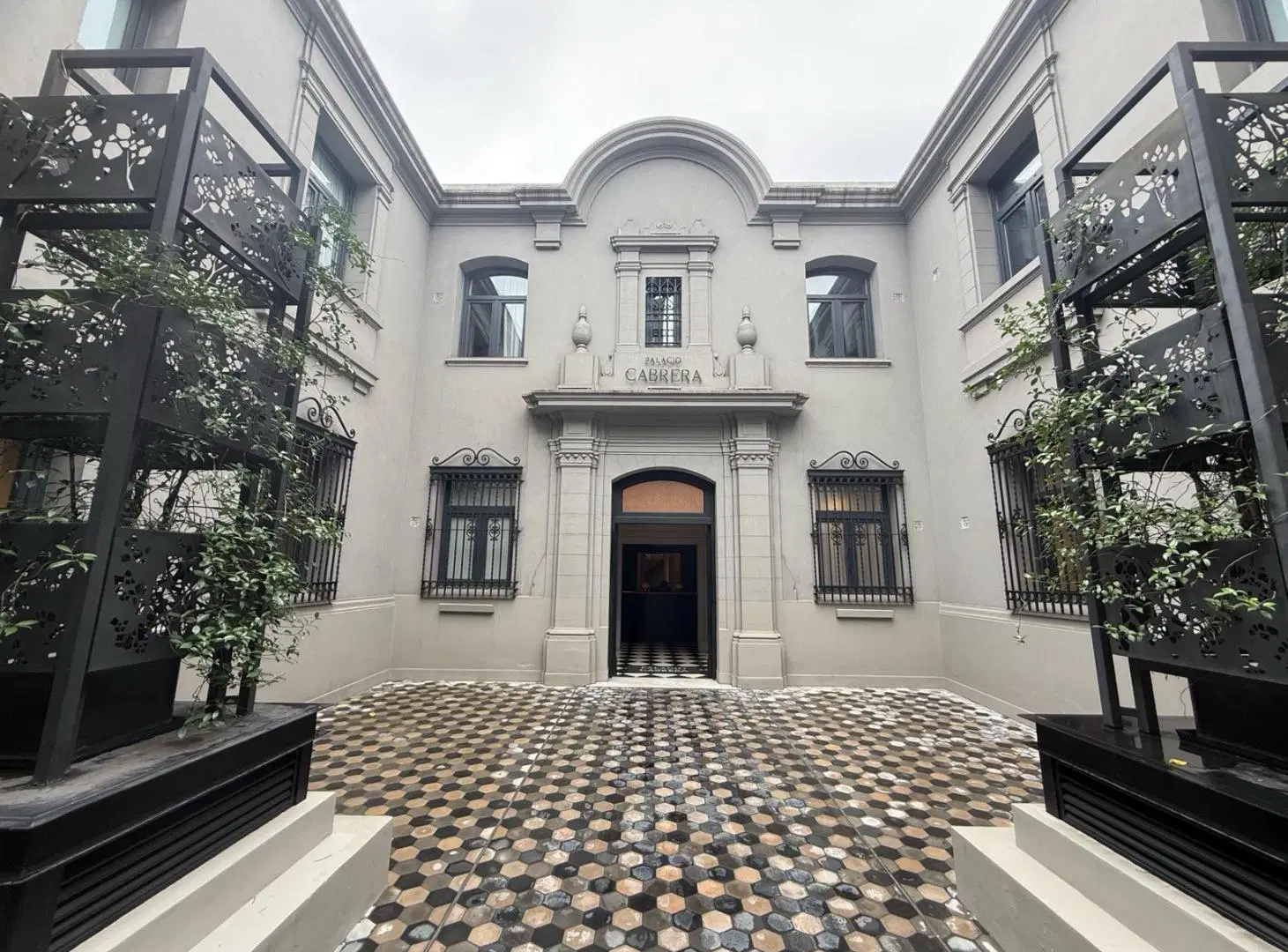 Departamento dos ambientes de lujo en Palacio Cabrera 4