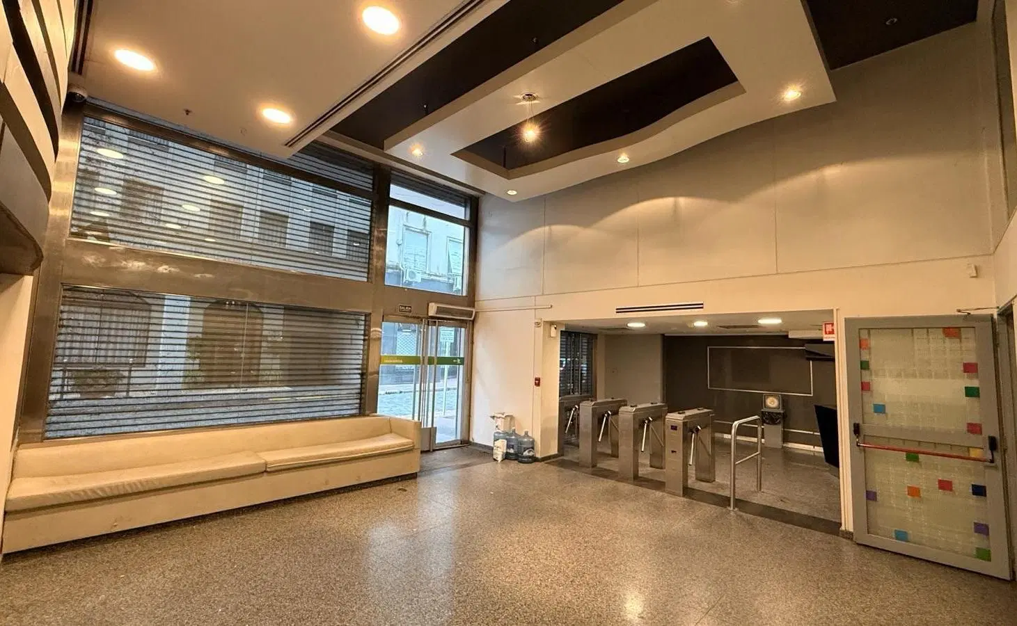 Edificio Comercial 3