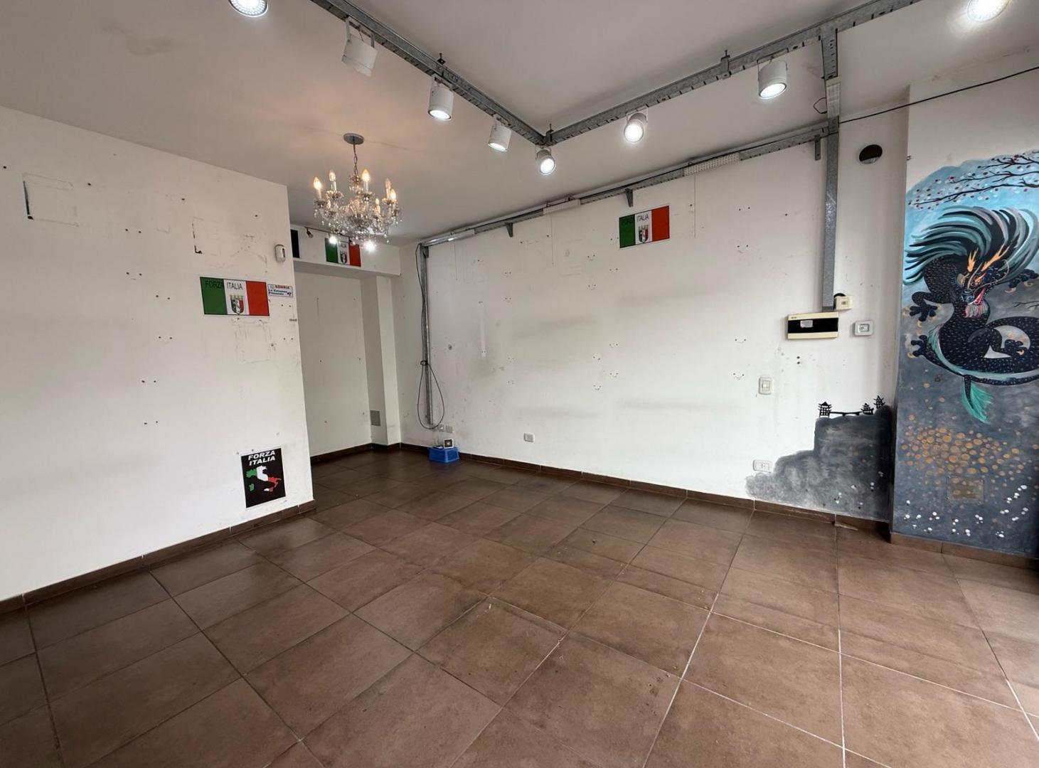 Foto de Local comercial en Avenida Triunvirato, imagen 3