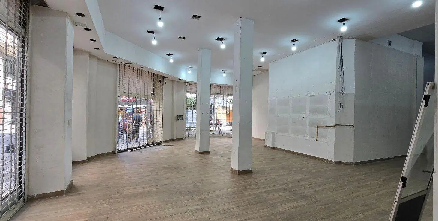 Excelente local en alquiler en esquina con gran exposición! Esmeralda y Tucuman 1
