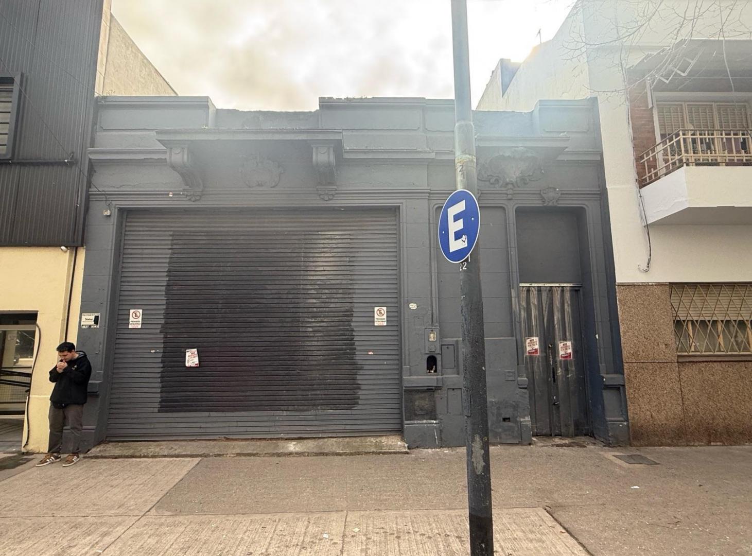 Foto de Local comercial con planta libre en Flores, imagen 5