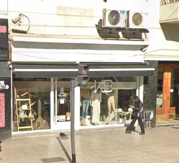 Foto de Excelente local sobre Av Rivadavia en Caballito, imagen 3