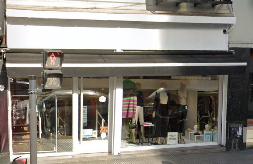 Foto de Excelente local sobre Av Rivadavia en Caballito, imagen 2