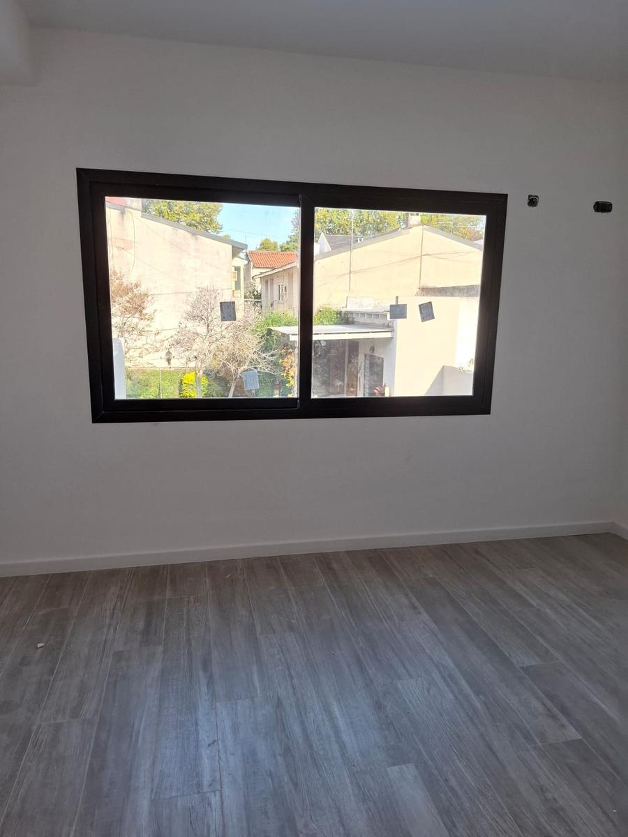 Foto de **RESERVADO**EXCELENTE TRIPLEX 5 AMBIENTES A ESTRENAR - DOBLE COCHERA, imagen 5