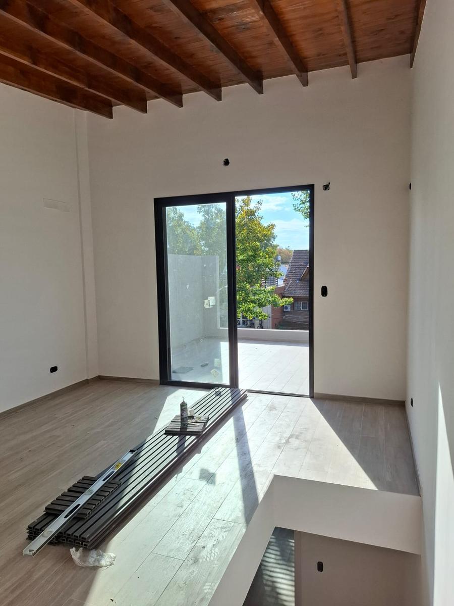 Foto de **RESERVADO**EXCELENTE TRIPLEX 5 AMBIENTES A ESTRENAR - DOBLE COCHERA, imagen 4
