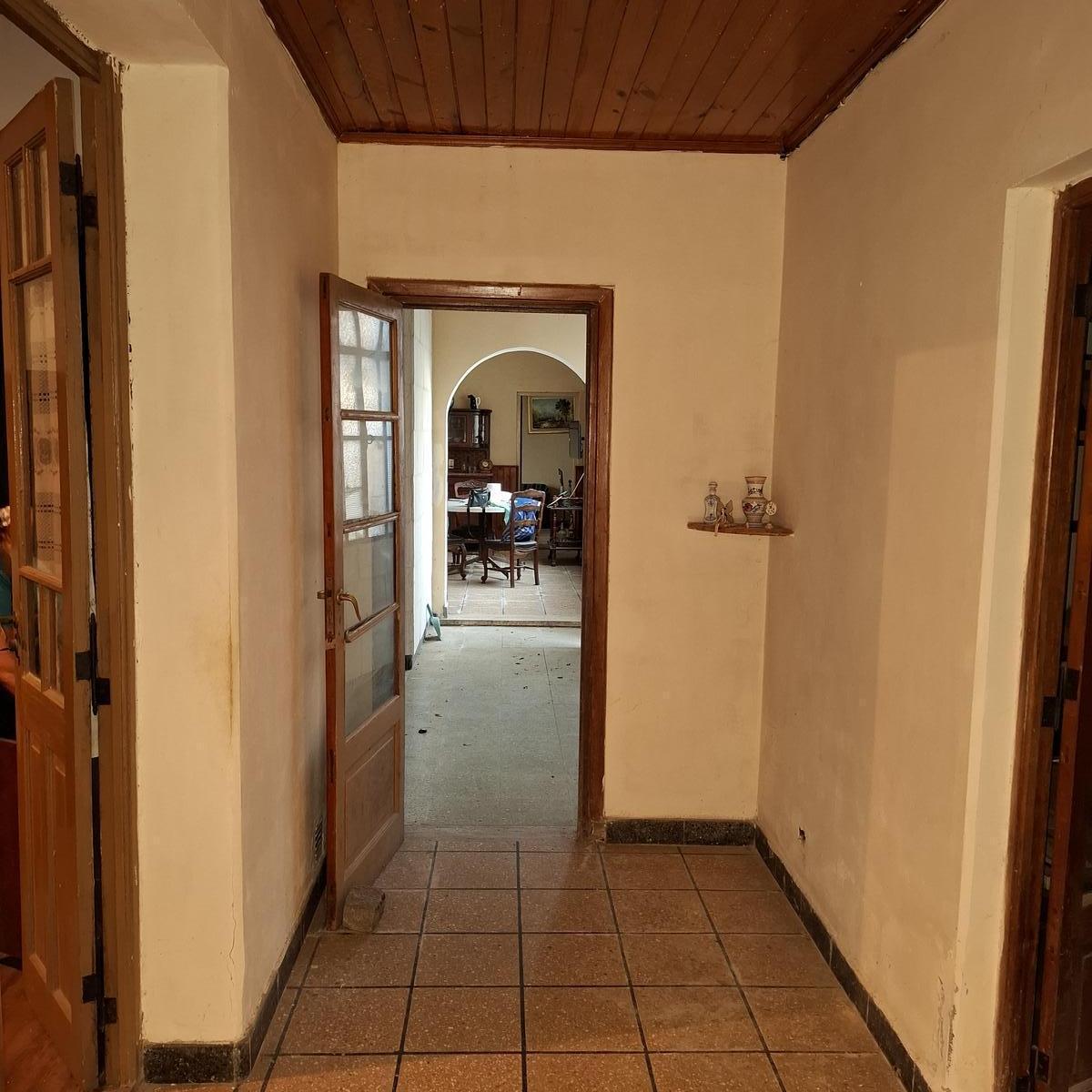 Gran PH 4 Ambientes con Terraza y 2 Patios - a Refaccionar - Excelente Ubicacion 4