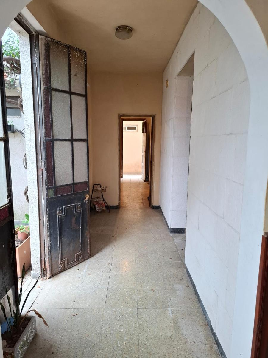 Gran PH 4 Ambientes con Terraza y 2 Patios - a Refaccionar - Excelente Ubicacion 3