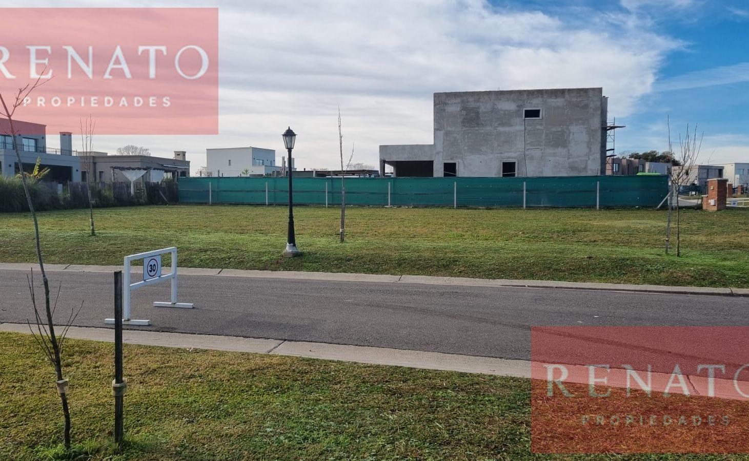 EXCELENTE LOTE CENTRAL CON FONDO VERDE - BARRIO SANTA LUCIA - PILAR DEL ESTE