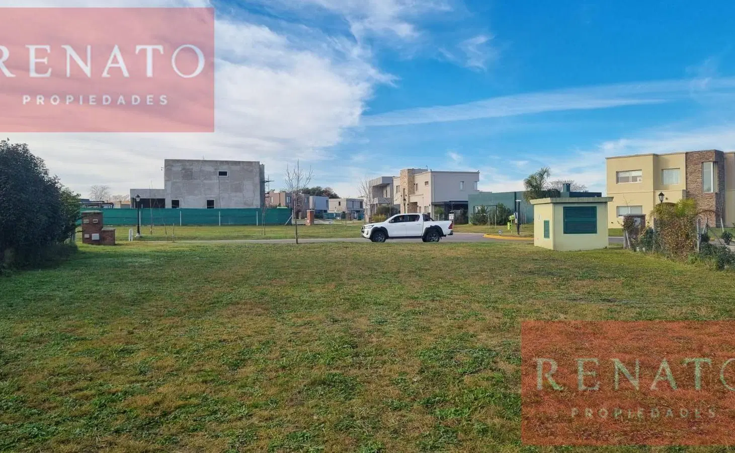 EXCELENTE LOTE CENTRAL CON FONDO VERDE - BARRIO SANTA LUCIA - PILAR DEL ESTE 2