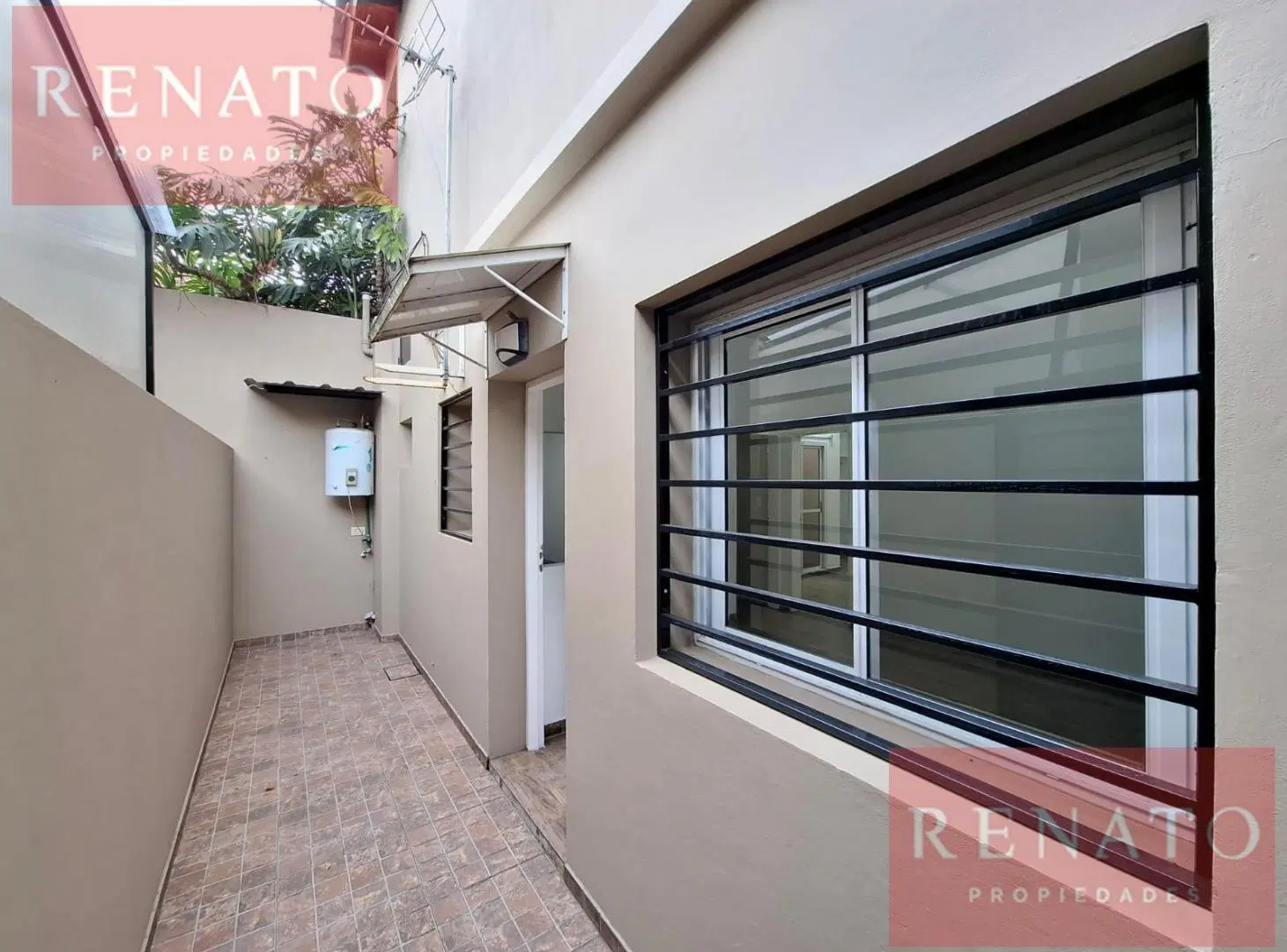 HERMOSO DEPTO. TIPO PH DE 3 AMBIENTES CON PATIO EN ALQUILER - MUNRO 2