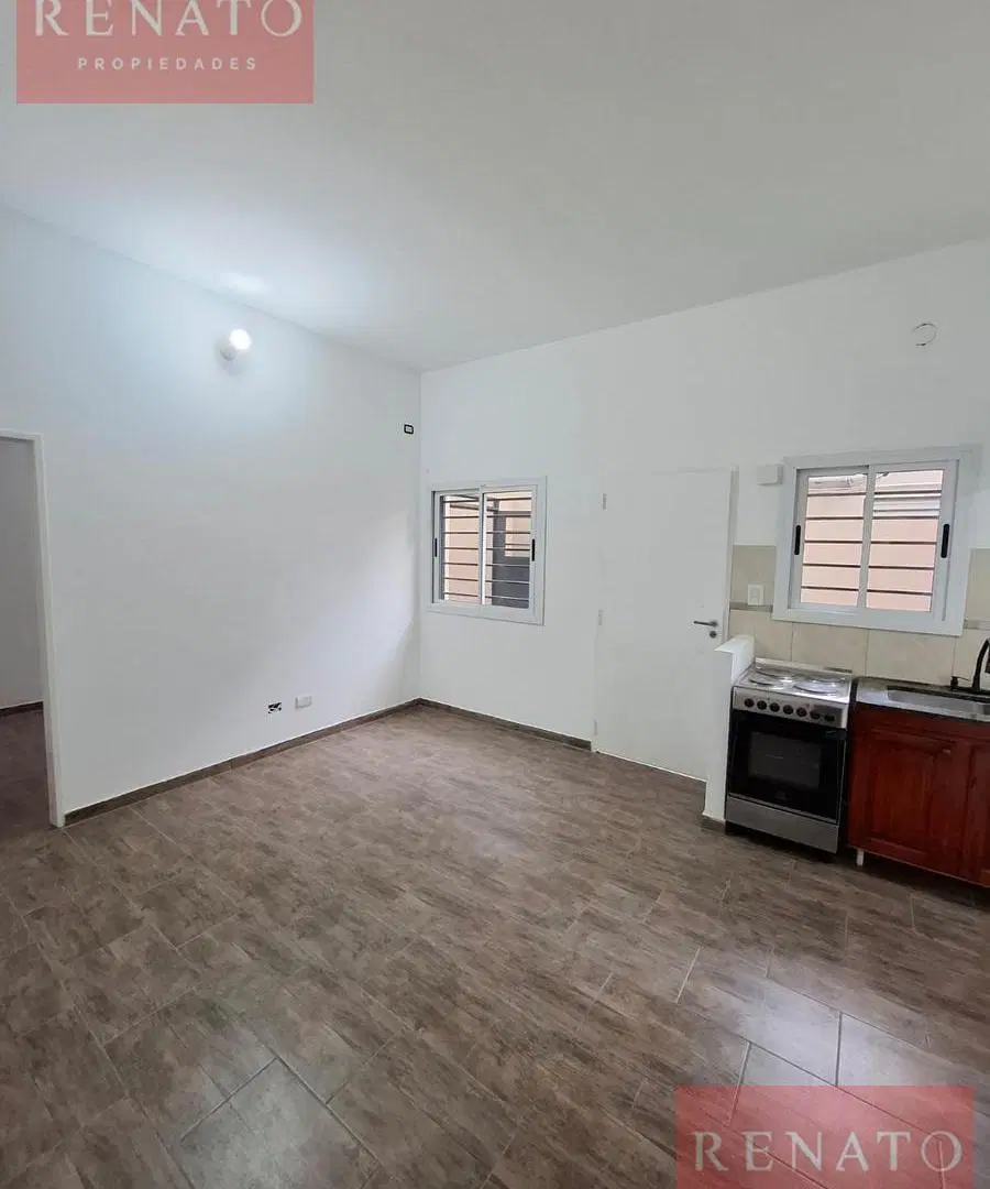 HERMOSO DEPTO. TIPO PH DE 3 AMBIENTES CON PATIO EN ALQUILER - MUNRO 3