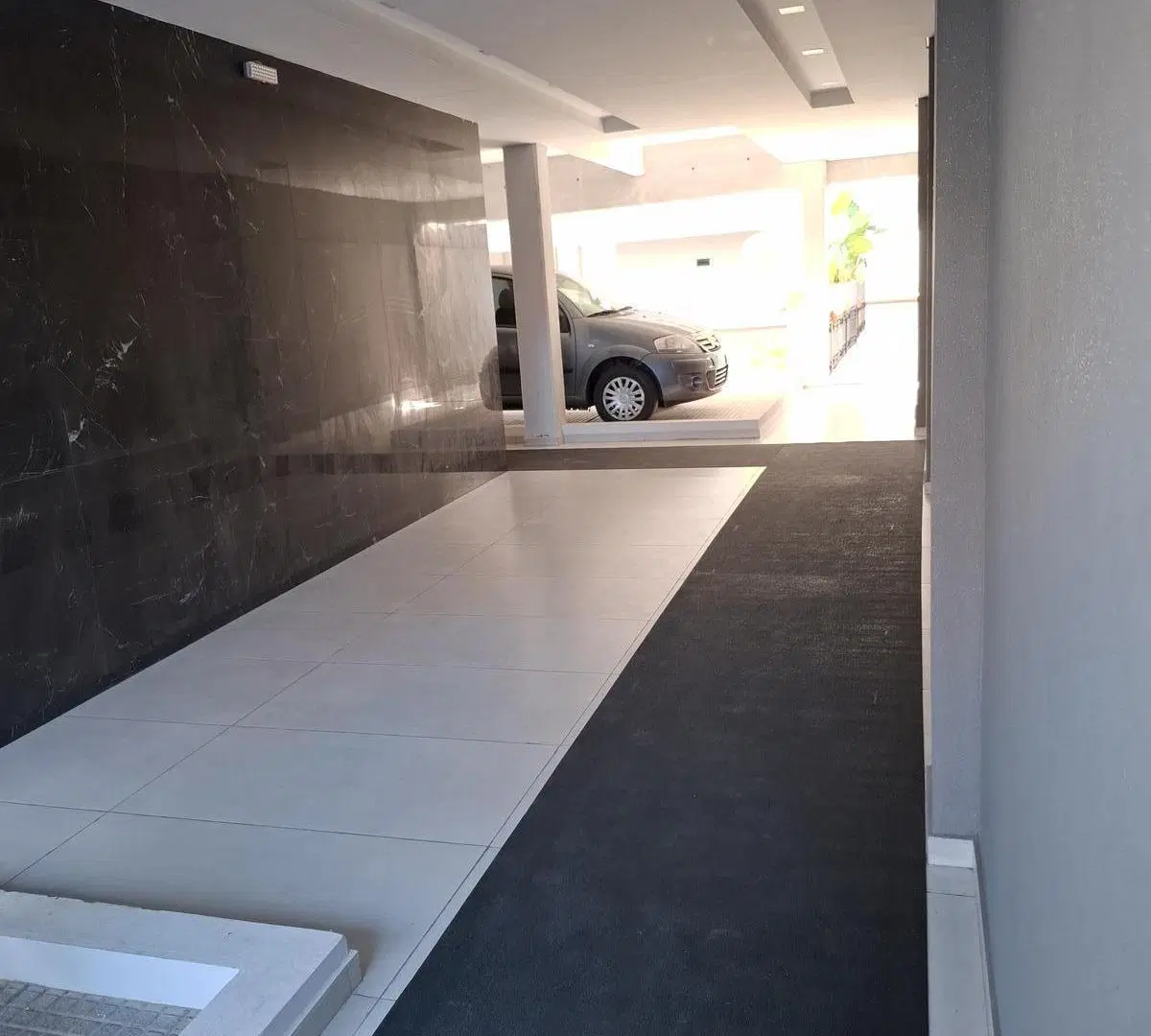 DEPTO. 2 AMBIENTES CON COCHERA EN ALQUILER - FLORIDA - 1 CUADRA AV. MAIPÚ 5