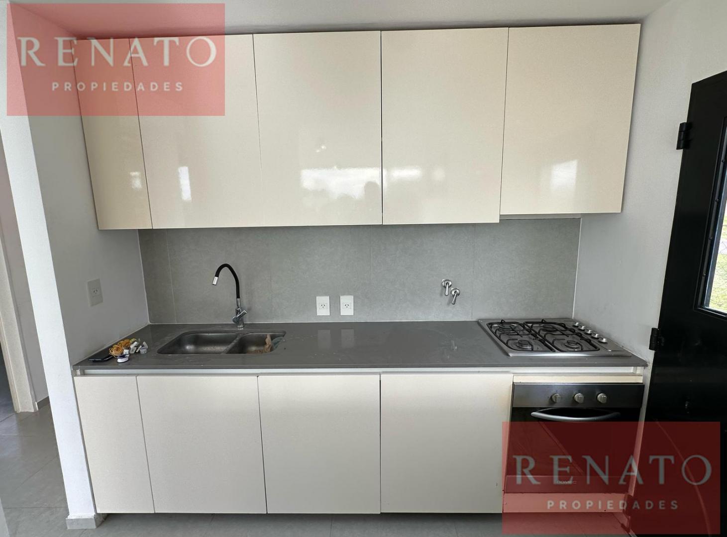 Foto de HERMOSA CASA 5 AMBIENTES CON PILETA EN BARRIO SAN SEBASTIAN - ESCOBAR, imagen 3
