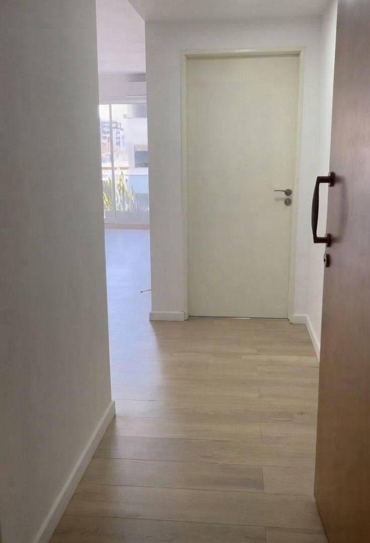 Foto de 2 Ambientes, Luminoso, Impecable Recien Pintado, Cochera, Laundry., imagen 4
