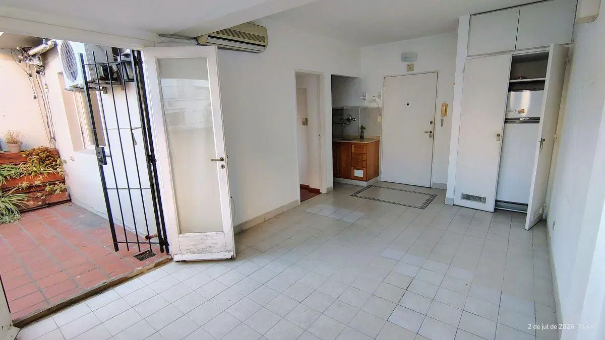 Departamento de 2 amb al frente con balcón 3