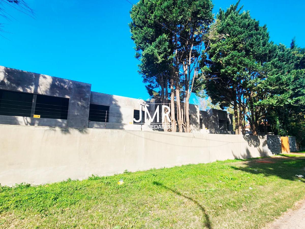 Dúplex con jardín en Benavídez | excelente luz