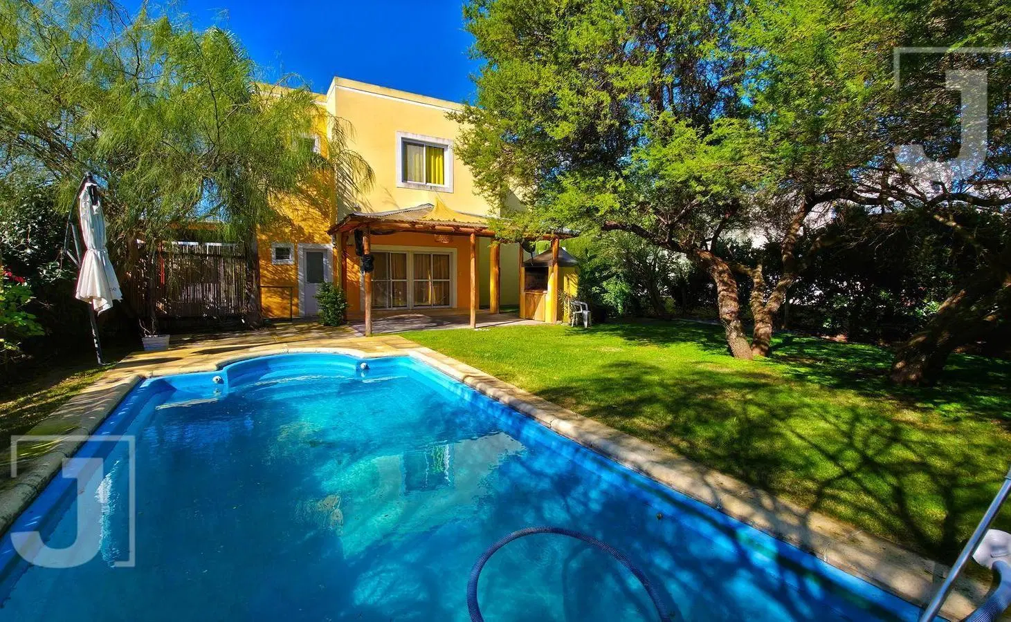 Casa moderna en venta con pileta en San Alfonso | 4 ambientes | Excelente calidad constructiva 8