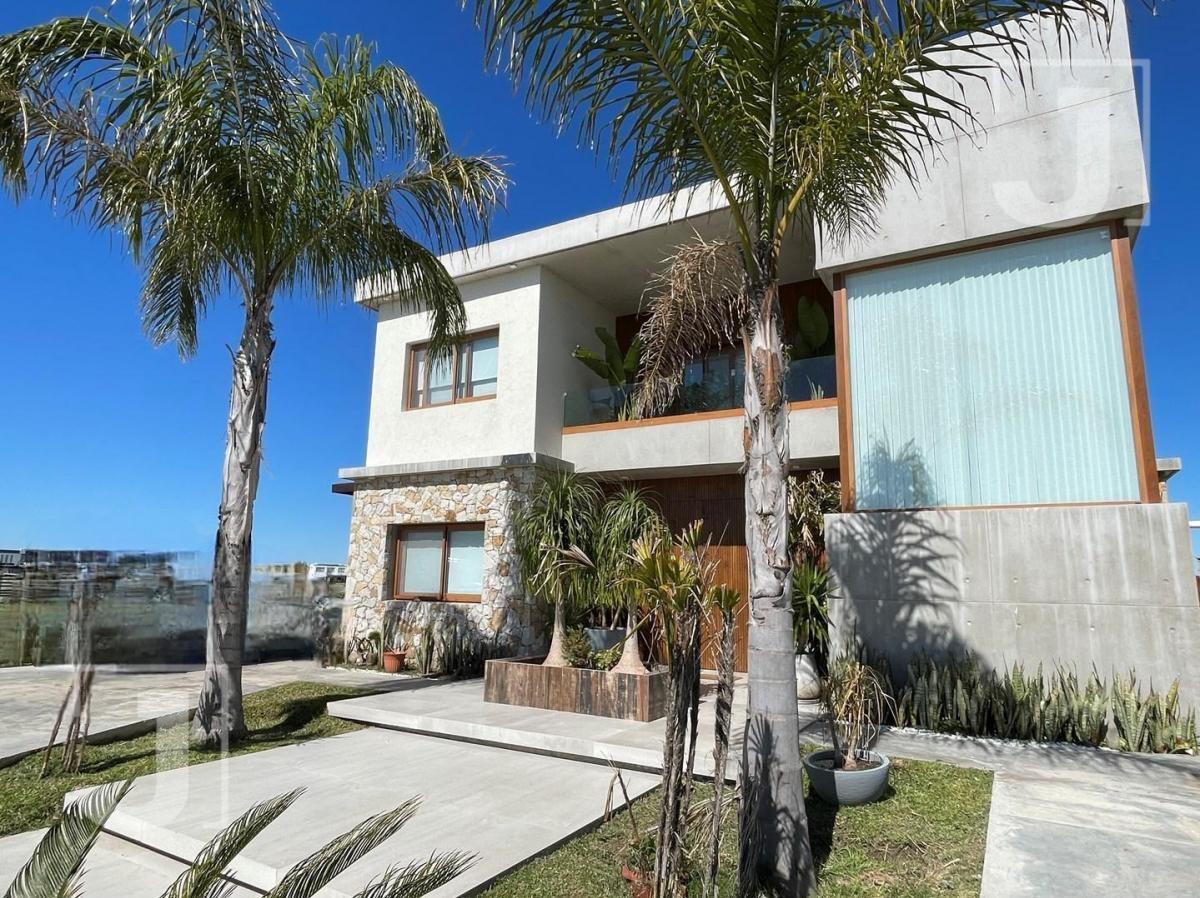 Foto de CASA A ESTRENAR SOBRE LA LAGUNA CON 4 DORMITORIOS Y PILETA – SAN, imagen 3