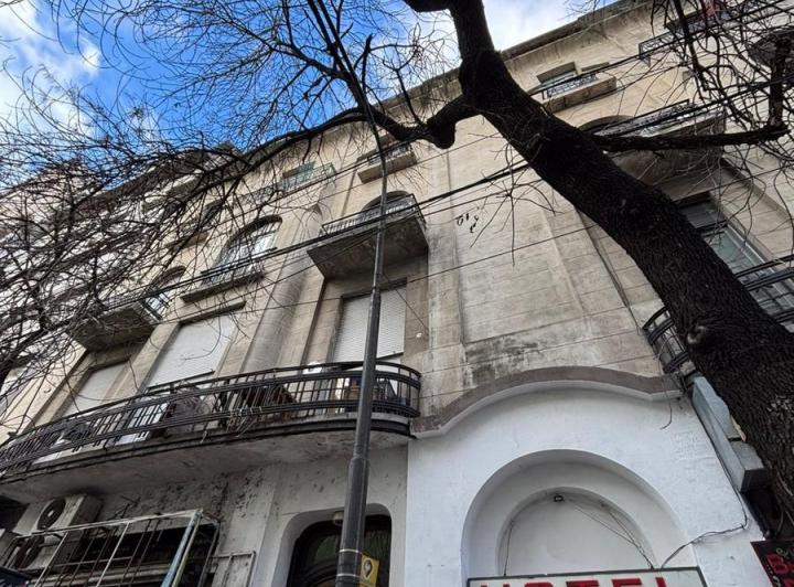 Oportunidad en Balvanera – 11 Ambientes con Patio, Balcón y 3 Depósitos 4