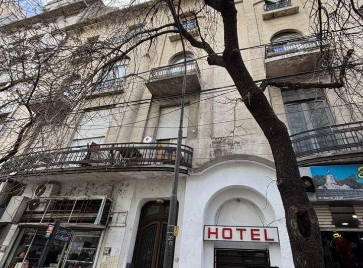 Oportunidad en Balvanera – 11 Ambientes con Patio, Balcón y 3 Depósitos 1