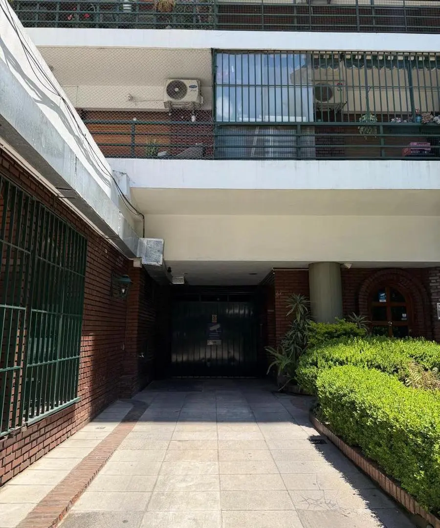 Venta Departamento 4 ambientes con dependencias - 2 balcones - frente - Congreso 4
