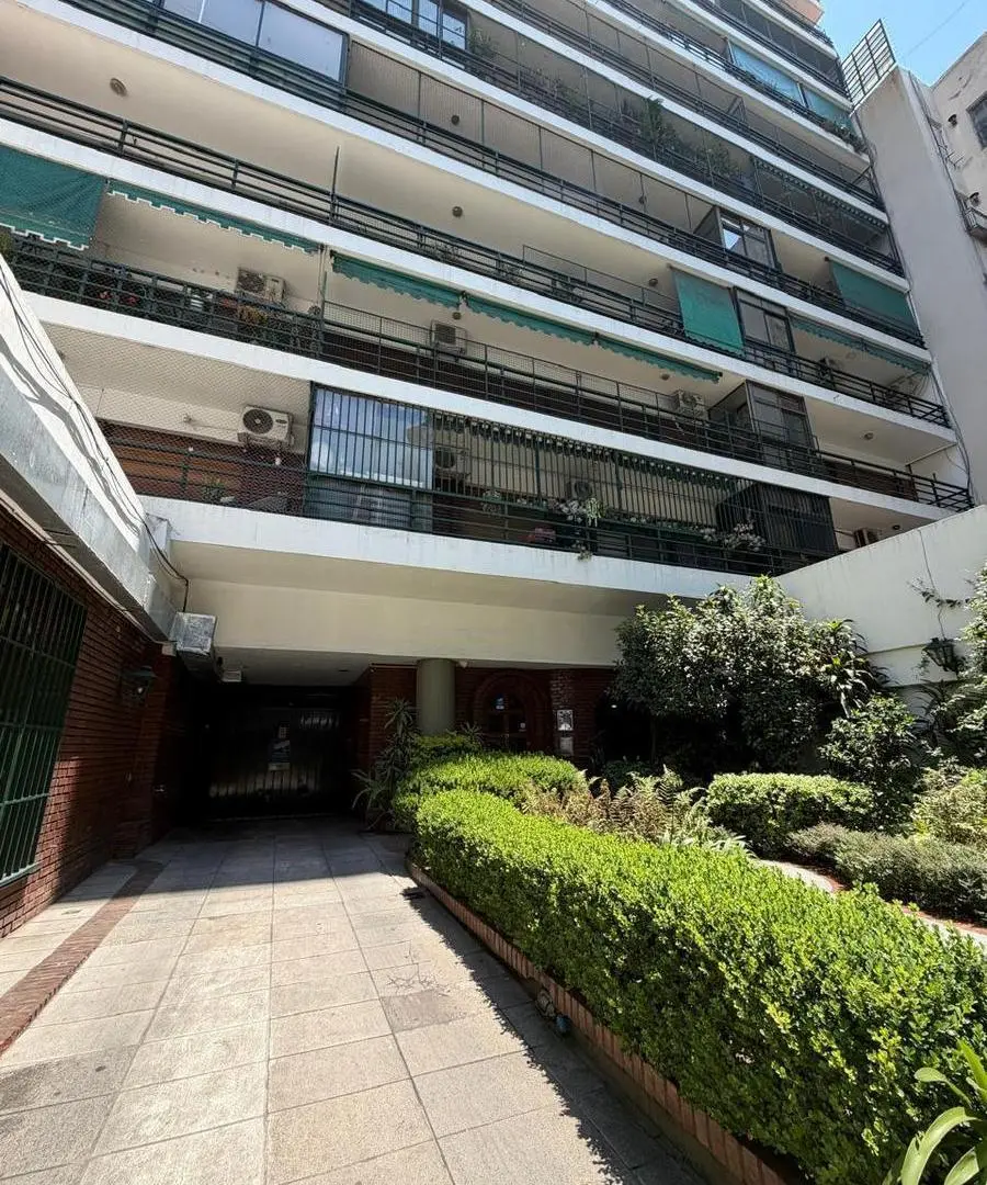 Venta Departamento 4 ambientes con dependencias - 2 balcones - frente - Congreso 3