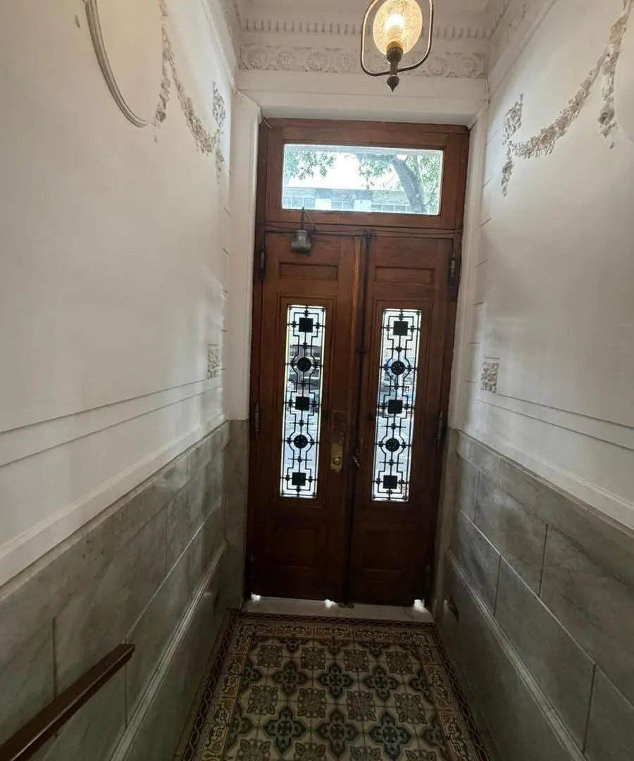 Venta Departamento 136m2 excelente ubicación, a refaccionar, alto potencial 5