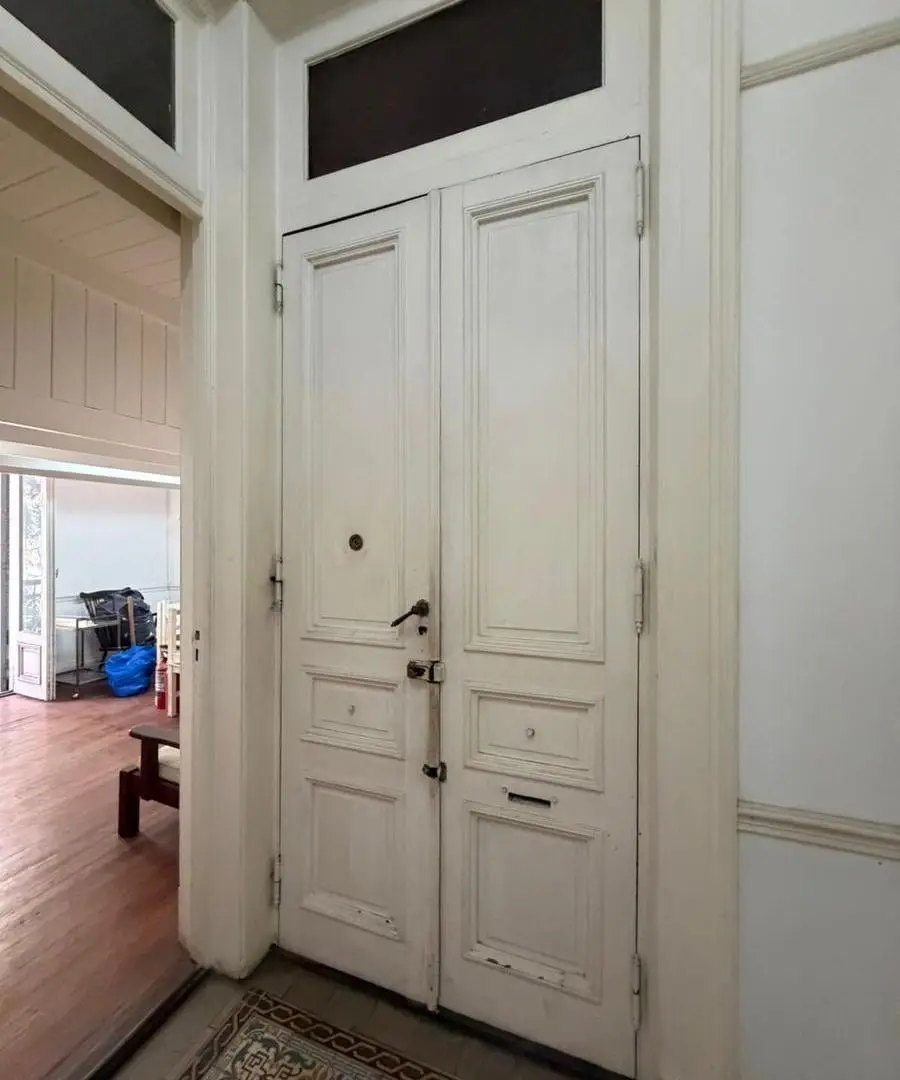 Venta Departamento 136m2 excelente ubicación, a refaccionar, alto potencial 5