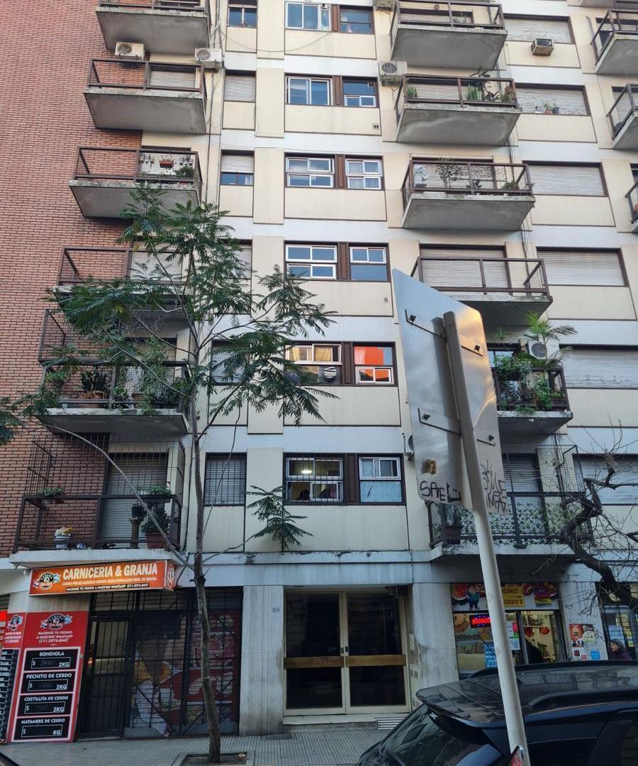 Departamento Congreso 2 ambientes - balcon - frente - piso alto