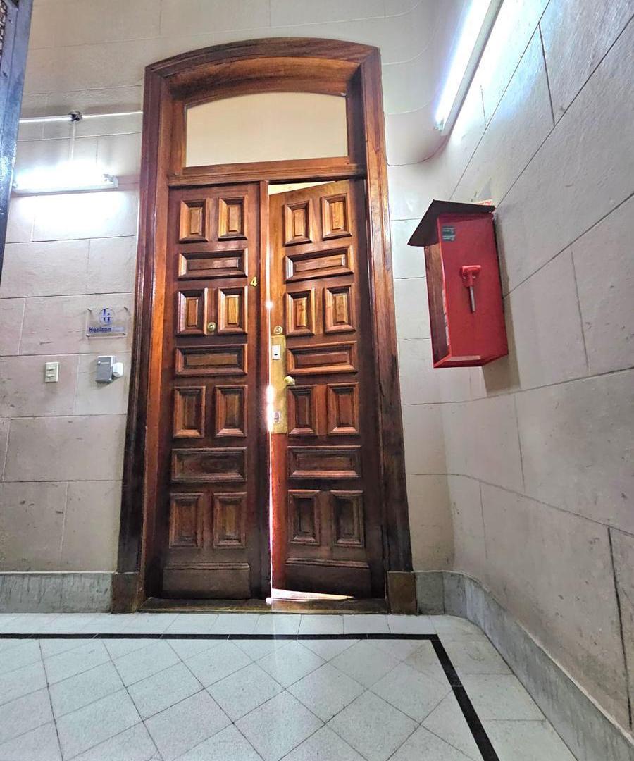 Foto de Departamento / Oficina / Consultorio - Av. Belgrano y Av. Entre Ríos, imagen 1
