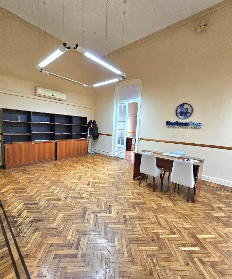 Departamento / Oficina / Consultorio - Av. Belgrano y Av. Entre Ríos  - 240m2 5