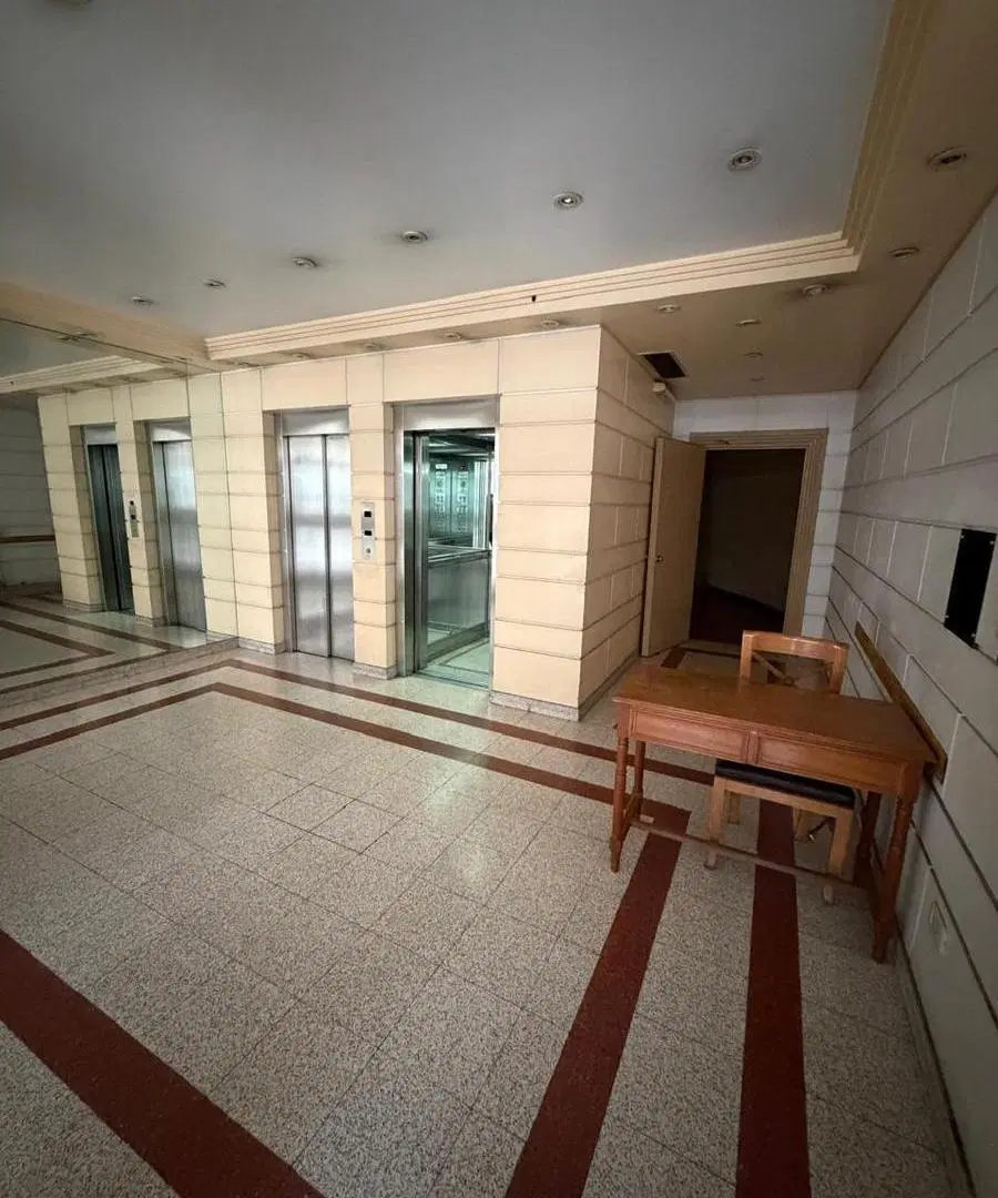 Departamento 2 ambientes, muy amplio al frente con balcon impecable 3