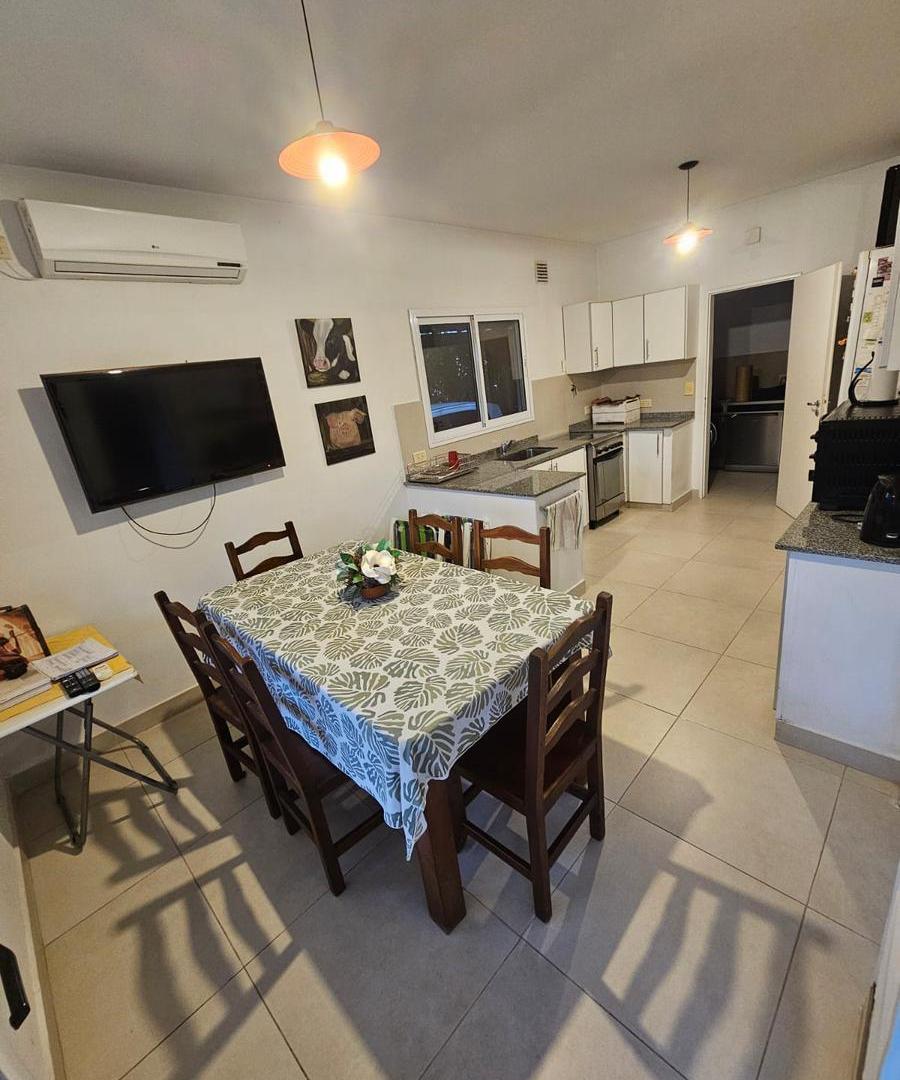Foto de Casa San Isidro Labrador - pileta - 4 dormitorios 2 cocheras cubiertas, imagen 5