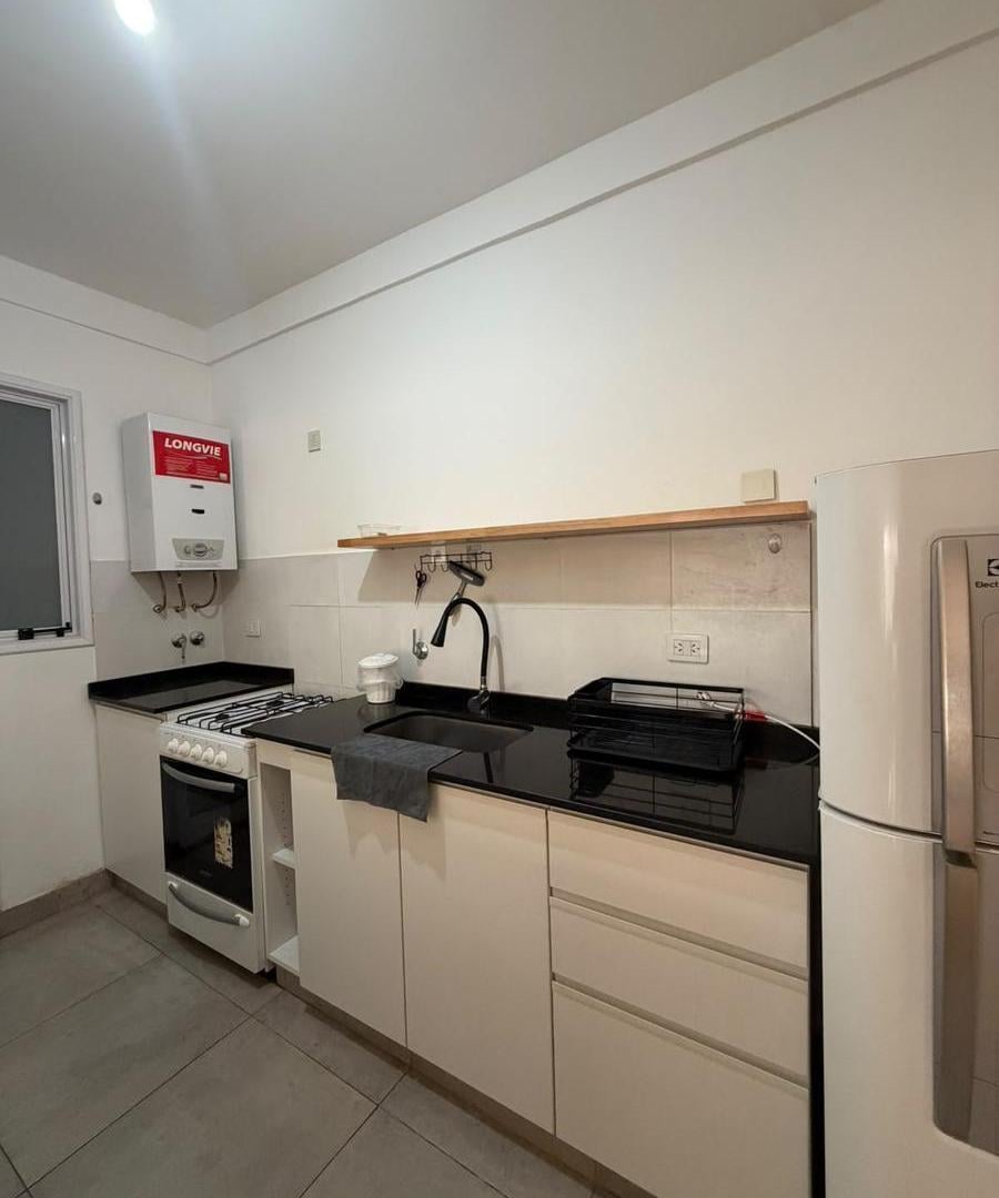 Foto de Alquiler 2 Ambientes Amoblado con 2 Patios – Av. Rivadavia 2200, imagen 3